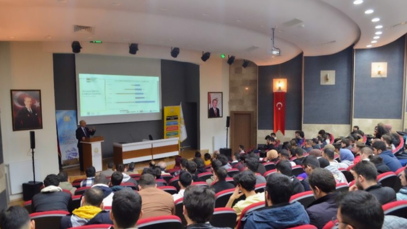 Selçuk Üniversitesinde dökme demir ve çelik teknolojileri anlatıldı